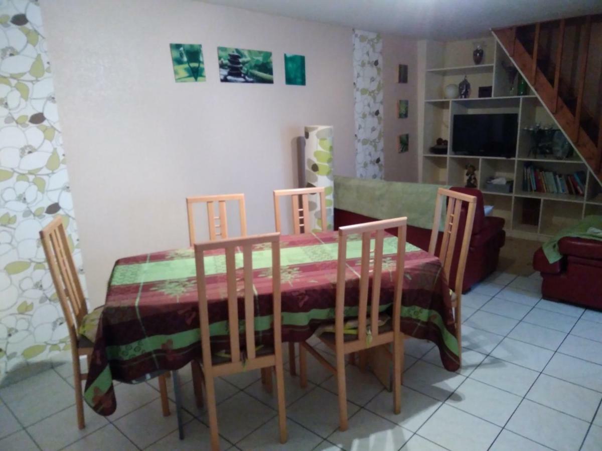 Bed and Breakfast Les Tourterelles Chabournay Exterior foto